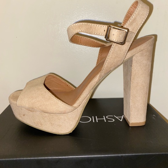 heels - Picture 11 of 11